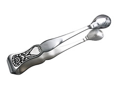 Серебряные щипцы для сахара с черневым декором на фигурной ручке «Черневой рисунок»